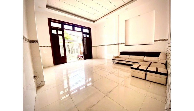 Thu nhập khũng ~150Tr/tháng, Nhà nặt tiền đường Đất Thánh, tiếp giáp quận 10, 270m2, Nhà 6 Tầng.Giá 42 tỷ